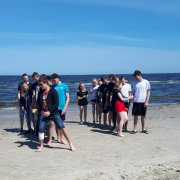 Klasy I KU i I bS na wycieczce w Jantarze