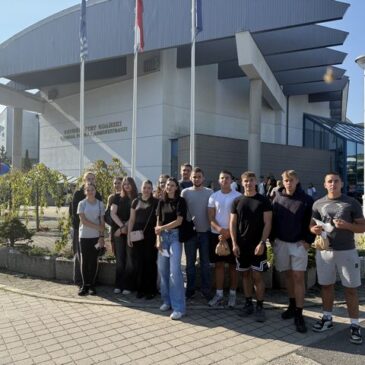 Uczniowie klas V na Salonie Maturzystów 2025