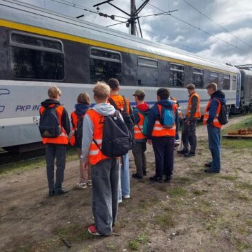 Wycieczka klasy 3 K na teren stacji Gdynia Postojowa